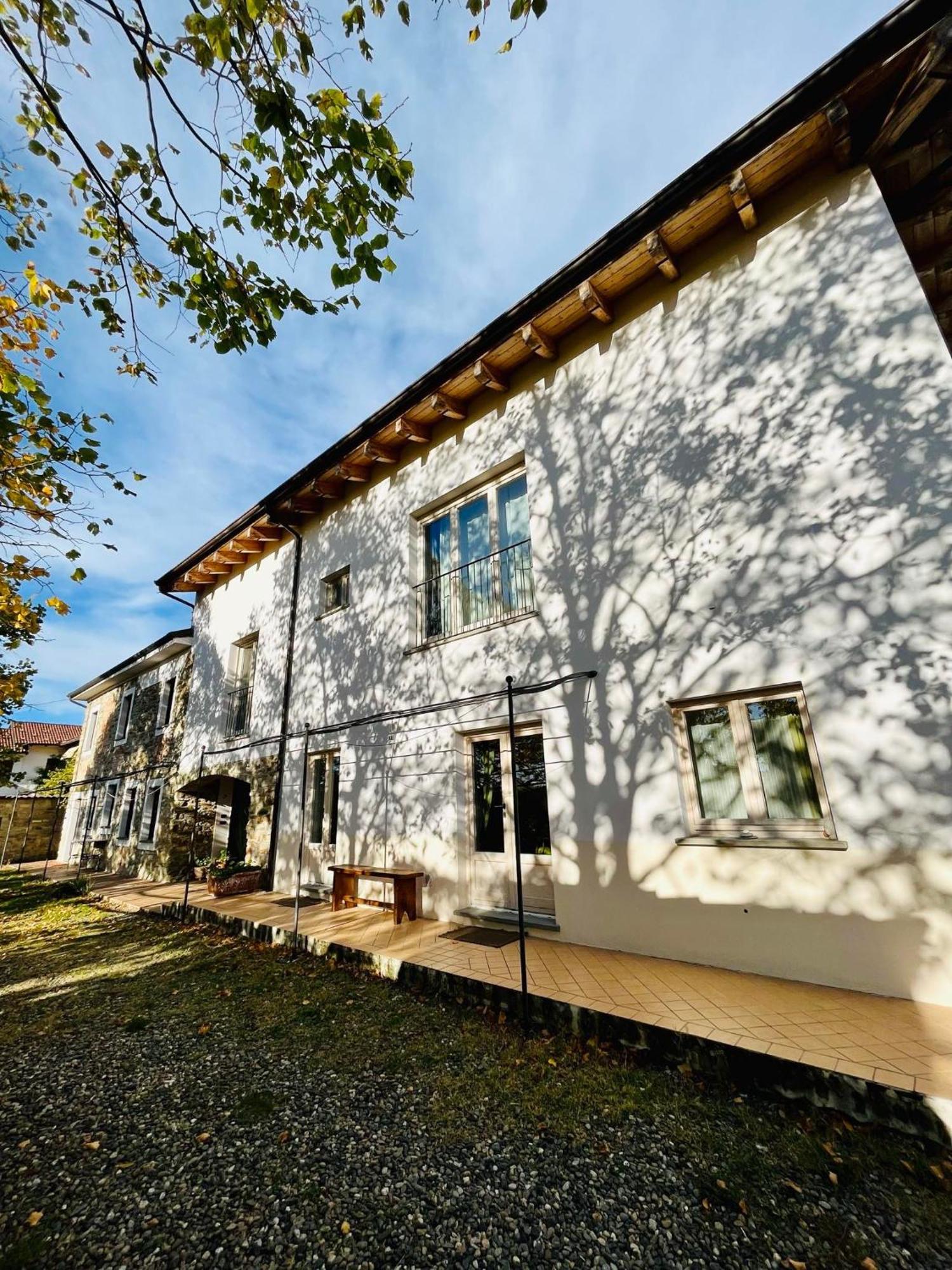 B&B Al Giardino Dei Mandorli Prasco Exterior photo