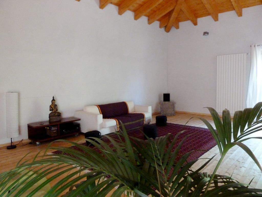 B&B Al Giardino Dei Mandorli Prasco Exterior photo