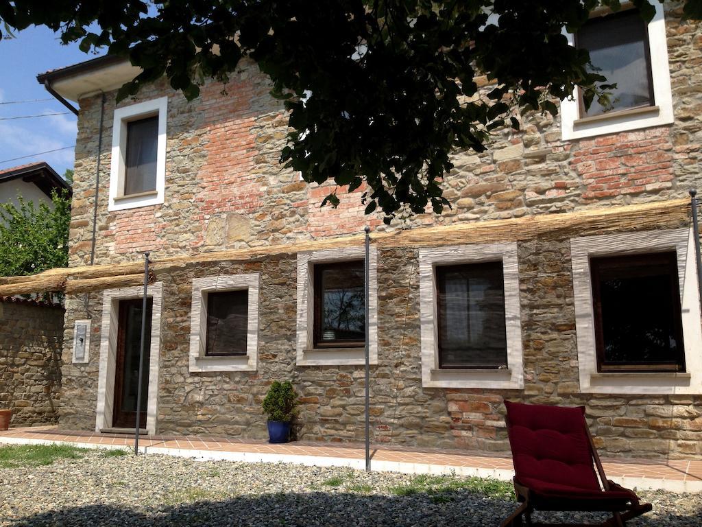 B&B Al Giardino Dei Mandorli Prasco Exterior photo